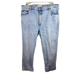 Abercrombie & Fitch The 90s Straight Ultra High Rise Light Wash Jeans 34 18R
